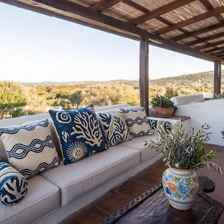 Panoramic Attic With Pool Near Costa Smeralda شقة